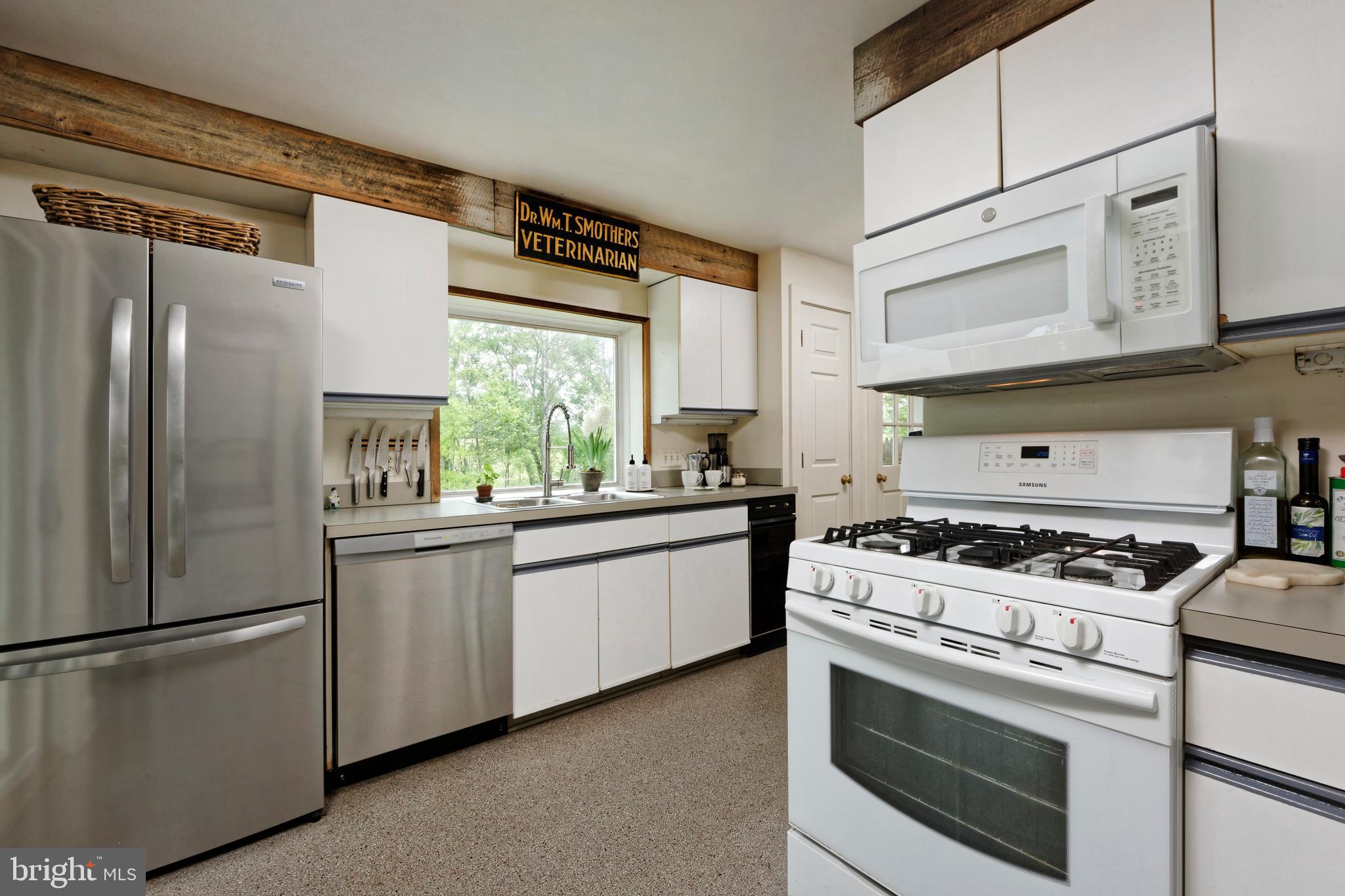 33195 Millville Road Upperville, VA 20184 - Photo 12 of 76 New stainless appliances & views to BR mountains