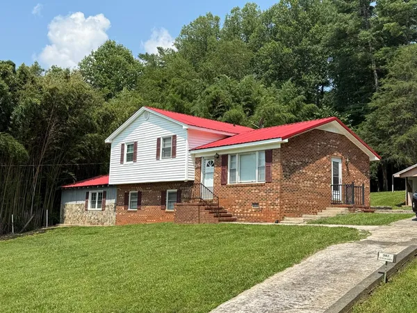 $229,900 | 549 Ararat Highway, Ararat, VA 24053