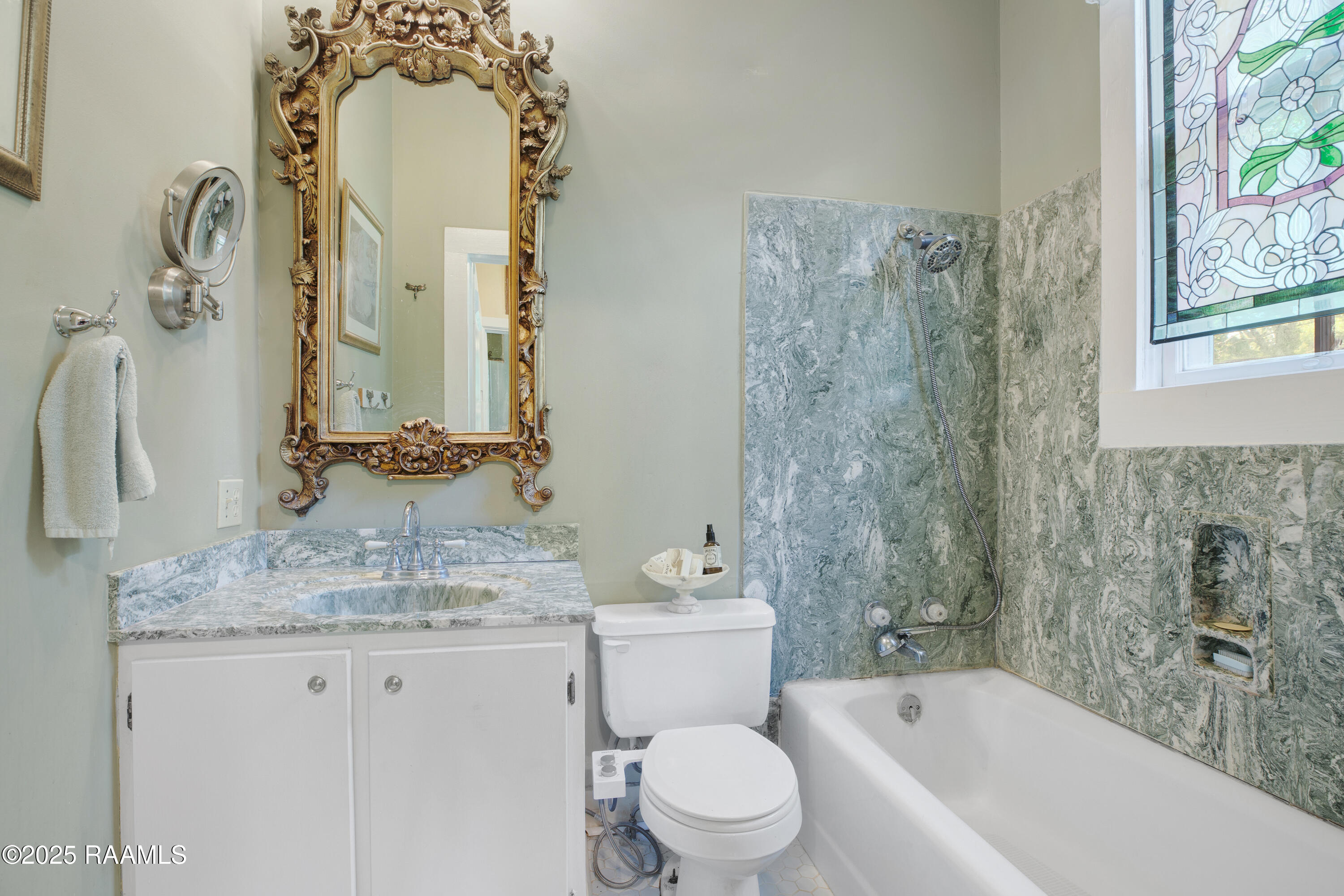 604 Main Street Washington, LA 70589 - Photo 14 of 49 Main bath