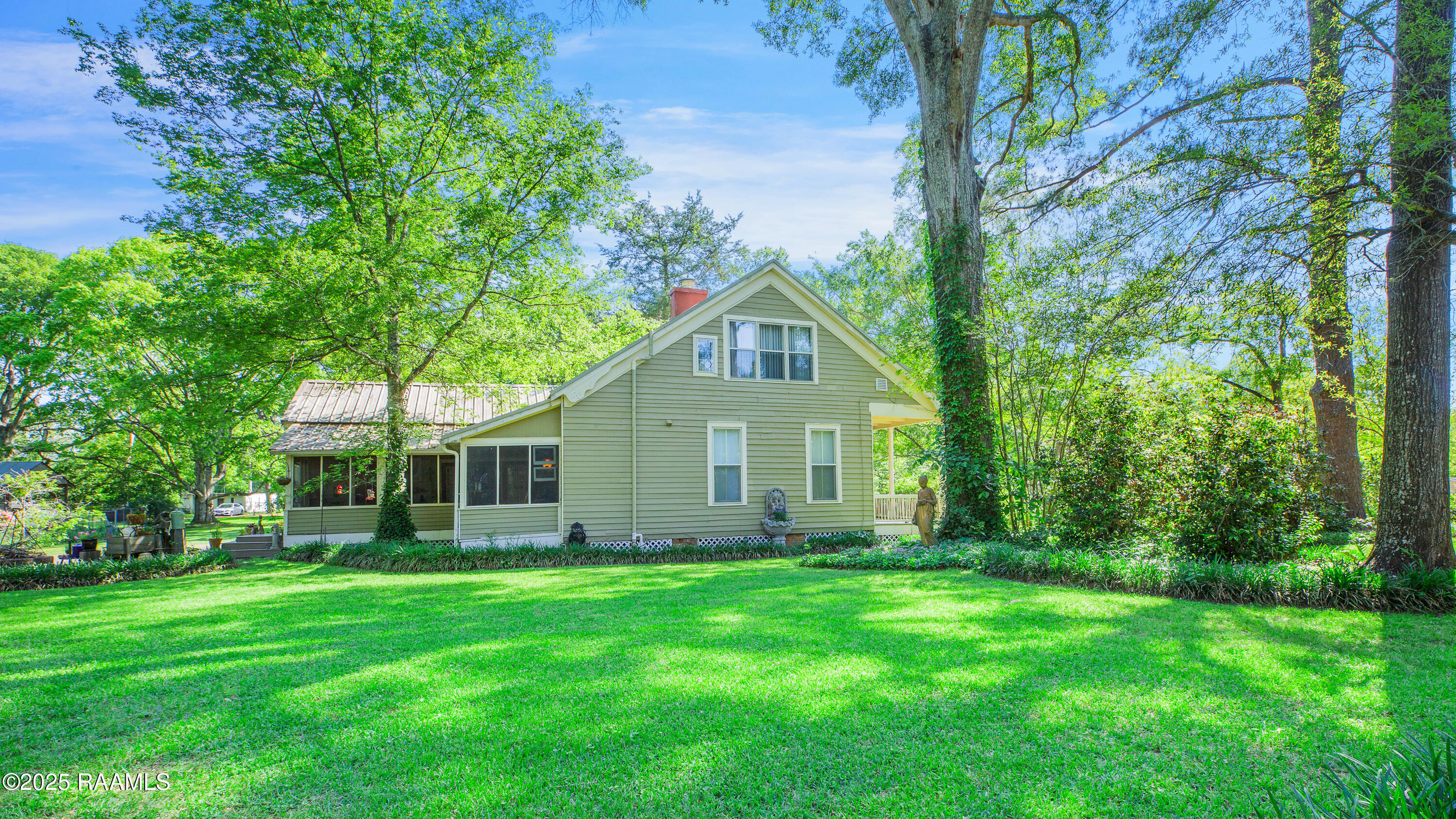604 Main Street Washington, LA 70589 - Photo 29 of 49 Side view of house