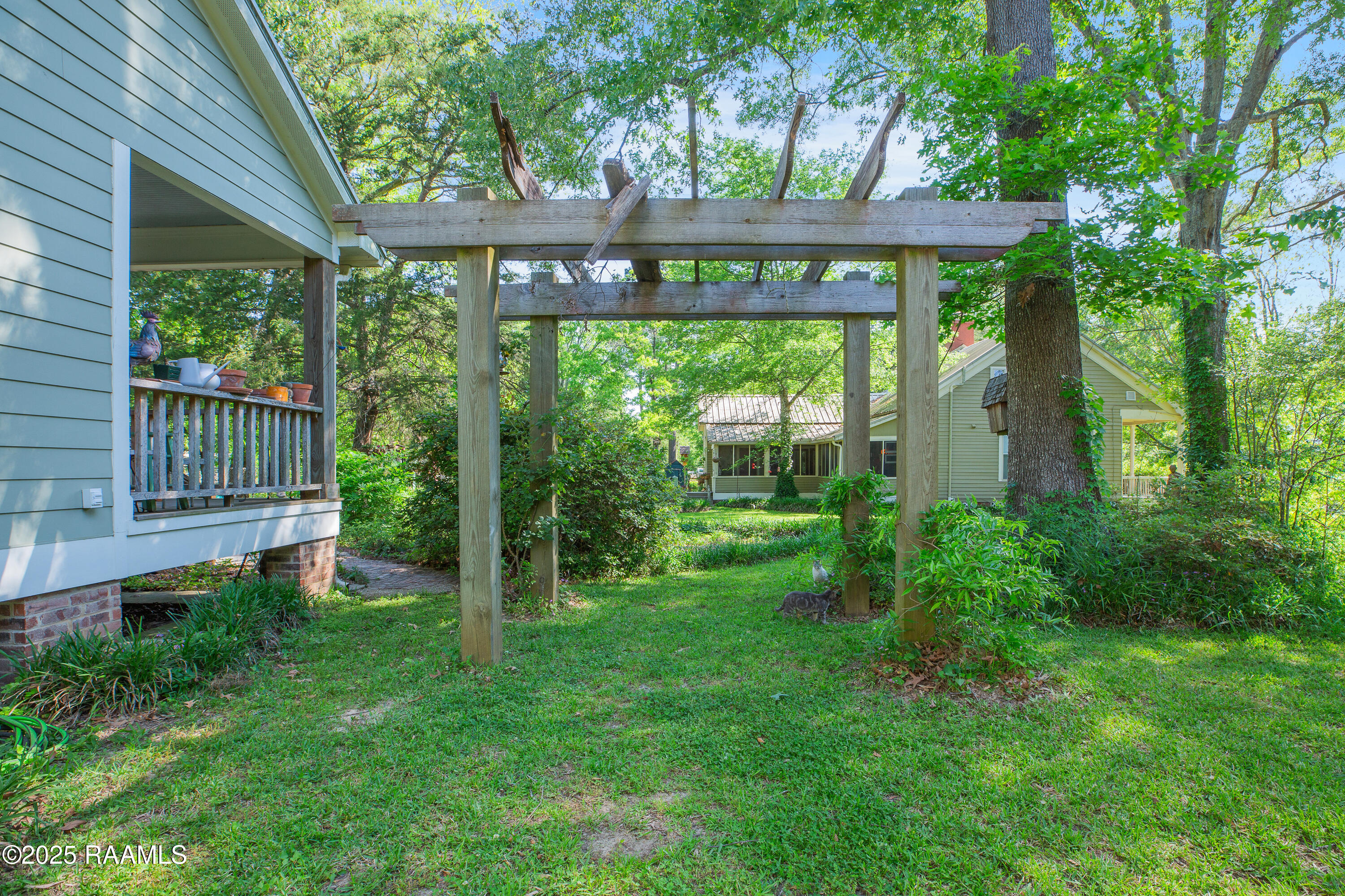 604 Main Street Washington, LA 70589 - Photo 32 of 49 Arbor at guest house