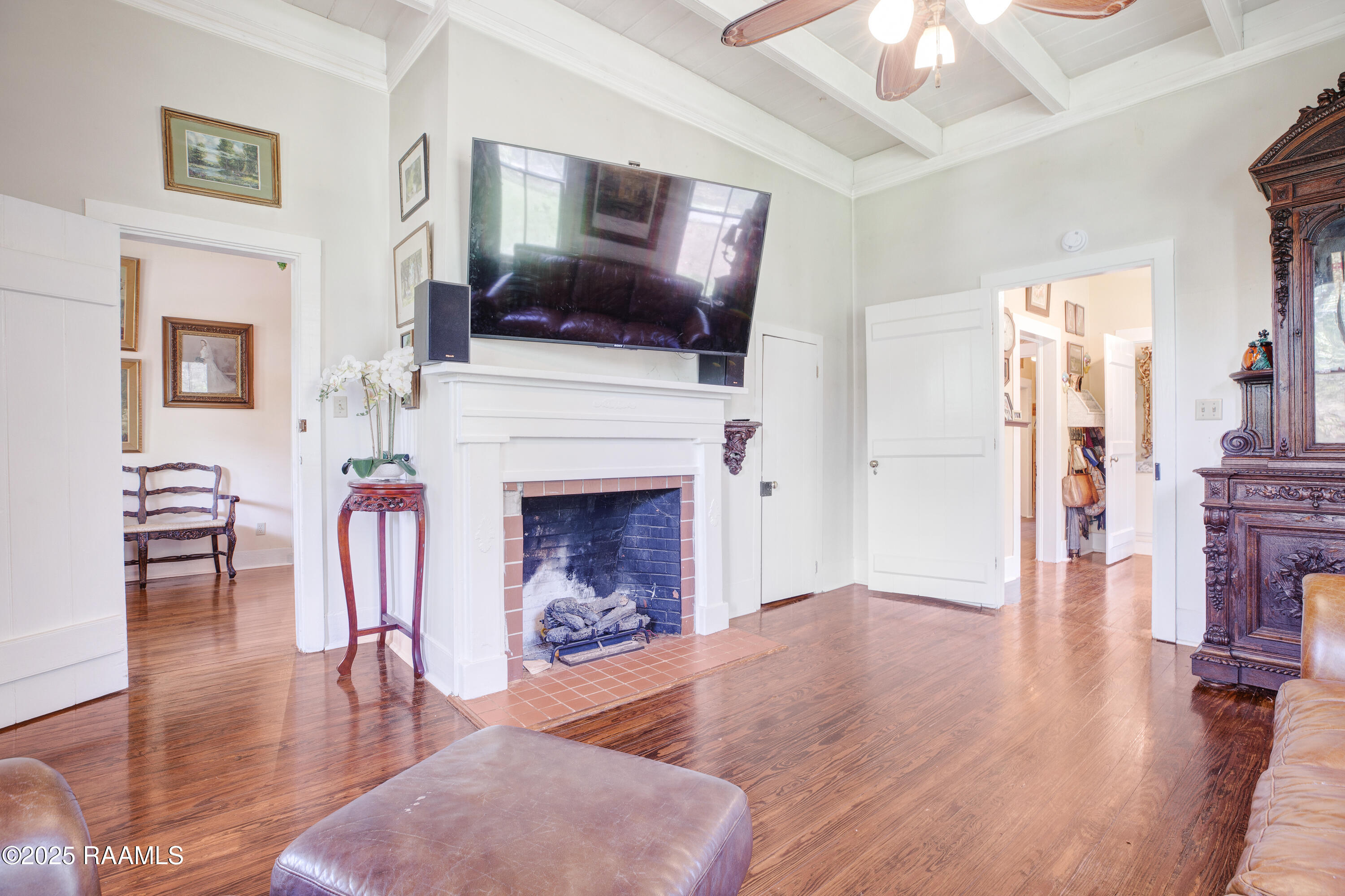 604 Main Street Washington, LA 70589 - Photo 9 of 49 Parlor/den