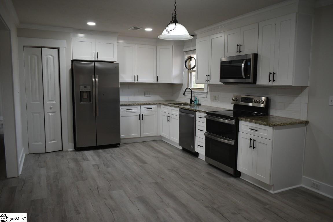 292 Owens Road Piedmont, SC 29673 - Photo 3 of 21