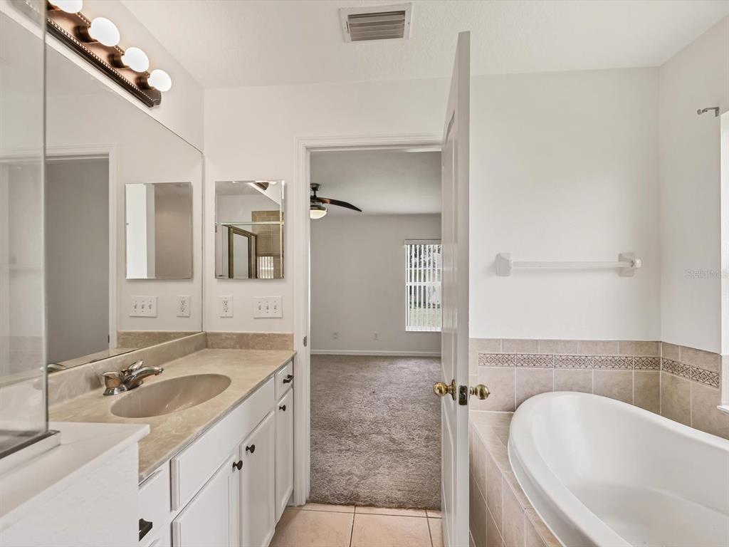 6258 Blue Runner Court Lakewood Ranch, FL 34202 - Photo 16 of 23