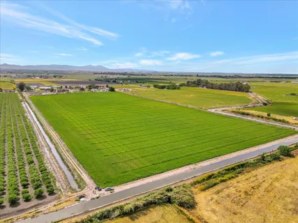 $749,999 | 11 Naglee Road, Tracy, CA 95304