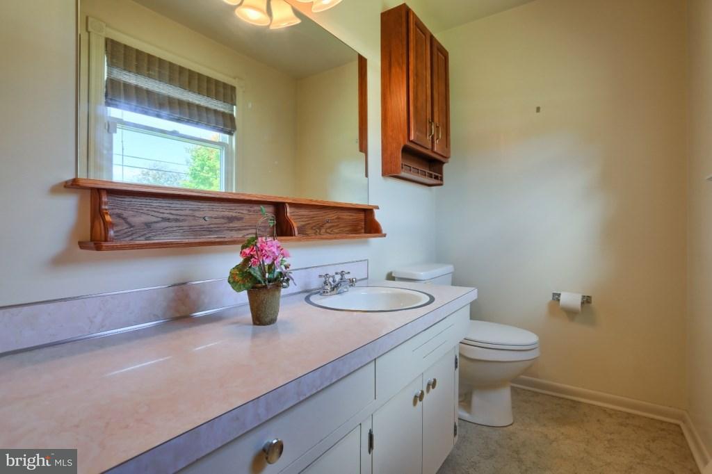 24 Harvey Road Hershey, PA 17033 - Photo 12 of 24 Gallery Image 12