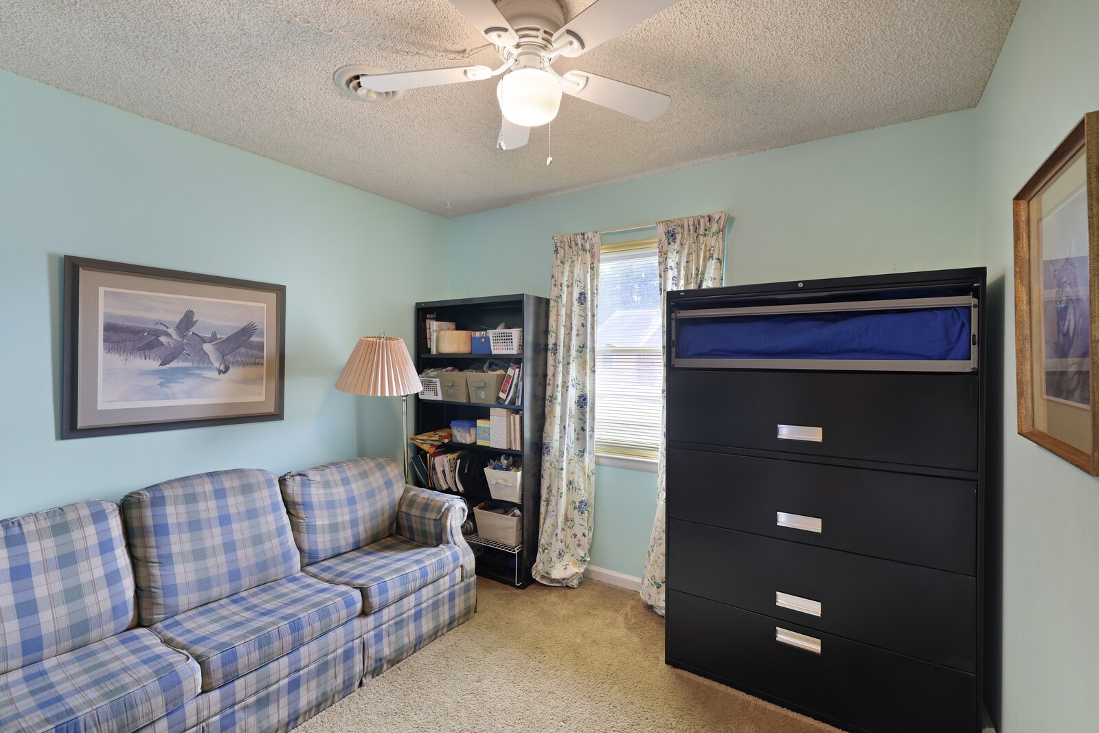 4001 Anderson Road, Unit K24 Nashville, TN 37217 - Photo 22 of 36 a living room with furniture and a ceiling fan
