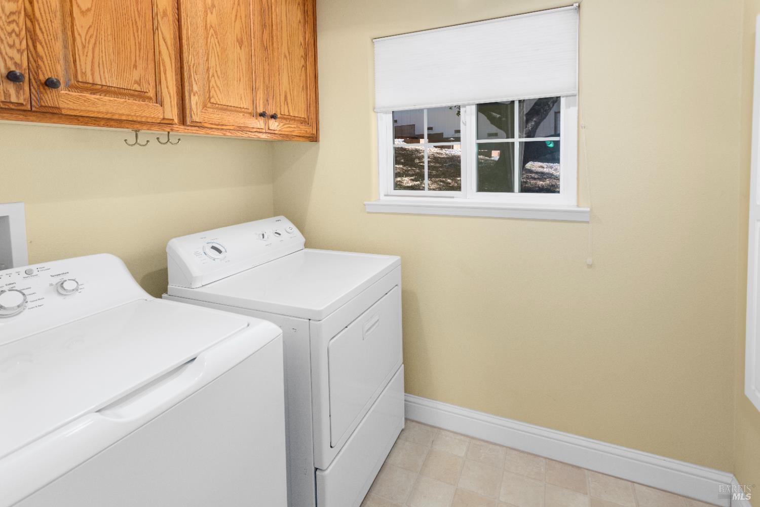 230 Clear Ridge Drive Healdsburg, CA 95448 - Photo 26 of 48 a utility room with dryer and washer