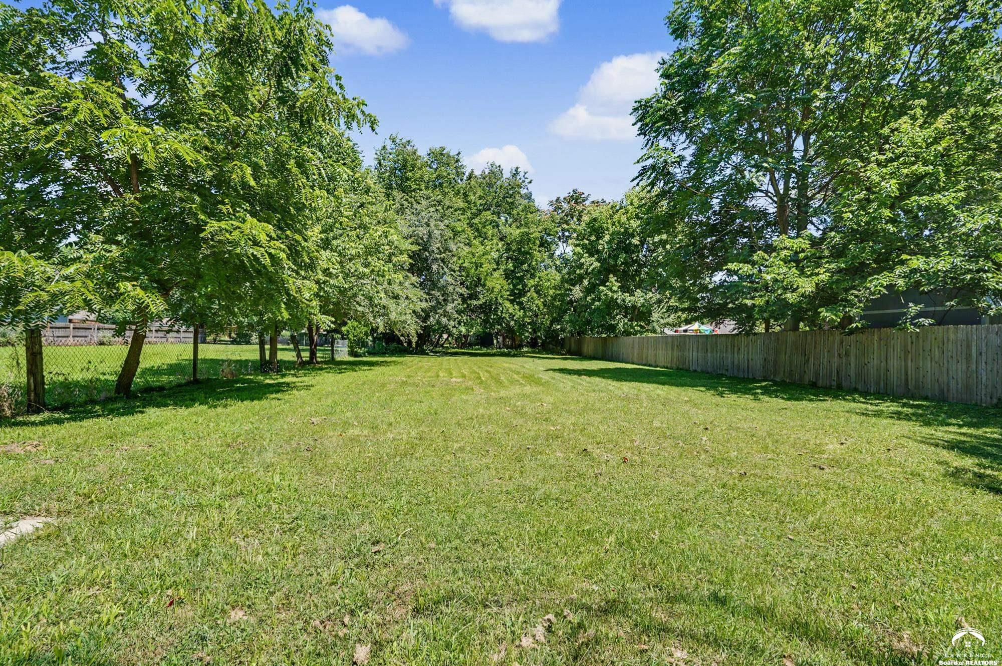 630 North 5th Street Lawrence, KS 66044 - Photo 29 of 40
