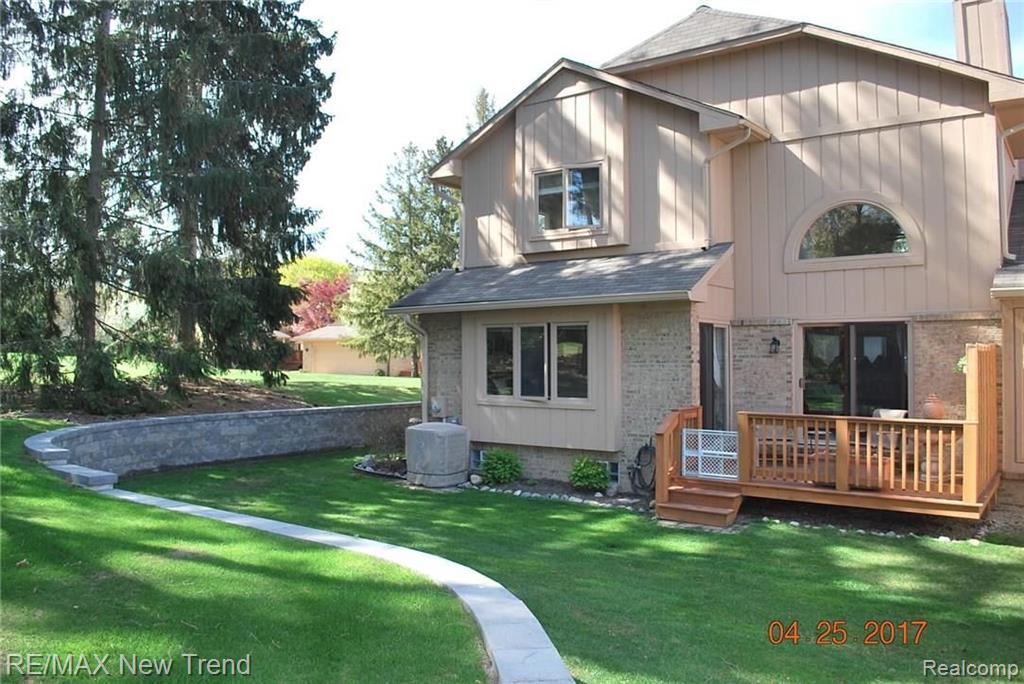 22195 River Ridge Trail Farmington Hills, MI 48335 - Photo 10 of 24