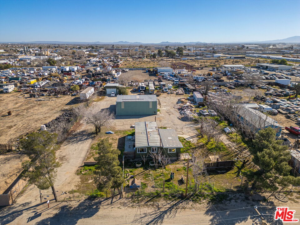 42450 2nd Street Lancaster, CA 93535 - Photo 3 of 29