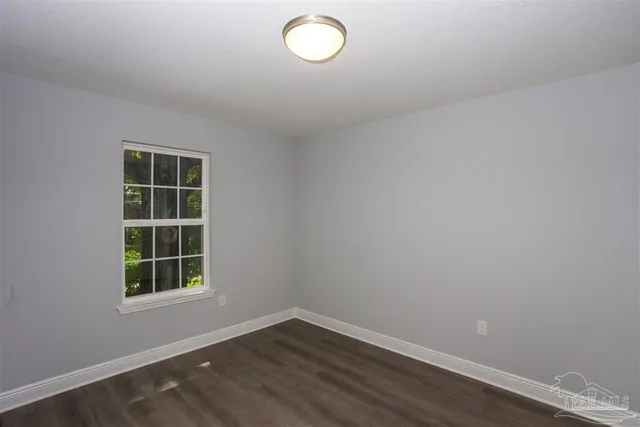 a view of empty room with window