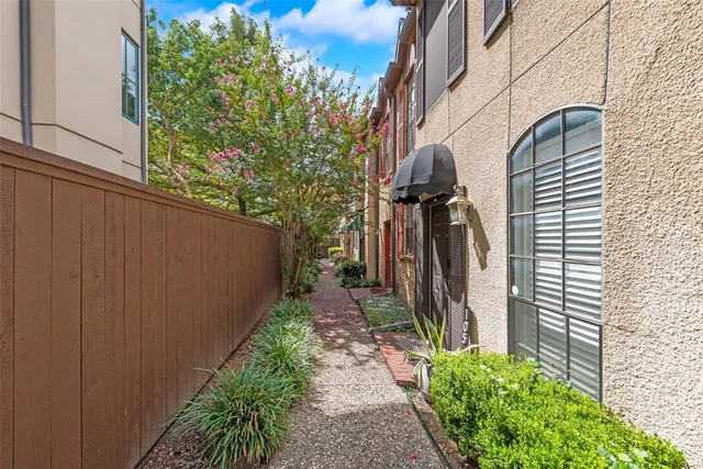 $359,000 | 4418 Bowser Avenue, Unit 105, Dallas, TX 75219