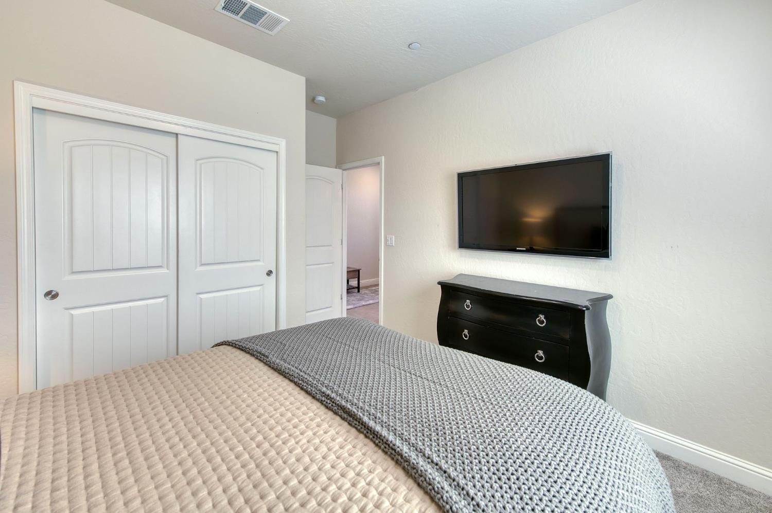 616 Expedition Way Madera, CA 93636 - Photo 12 of 66