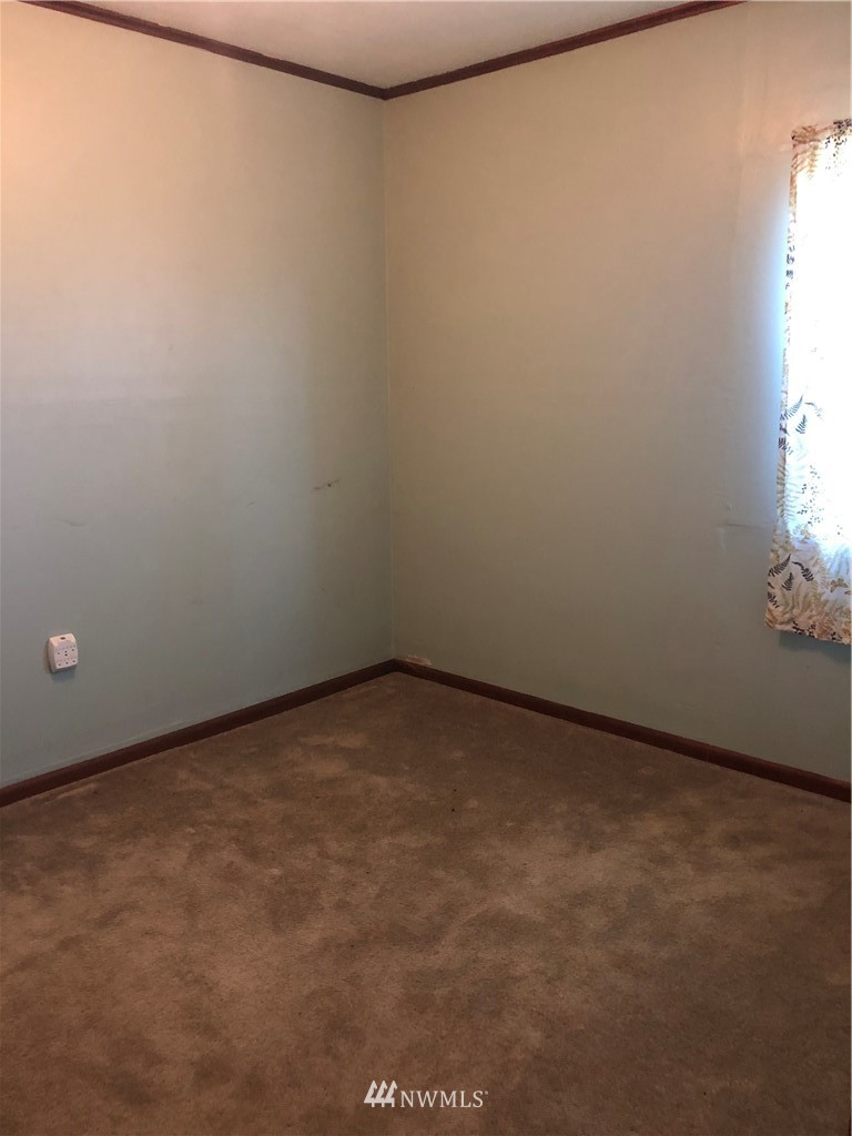 380 Newaukum Valley Road Chehalis, WA 98532 - Photo 14 of 19 a view of an empty room and a window