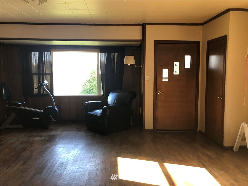 380 Newaukum Valley Road Chehalis, WA 98532 - Photo 10 of 19 a living room with furniture and a window