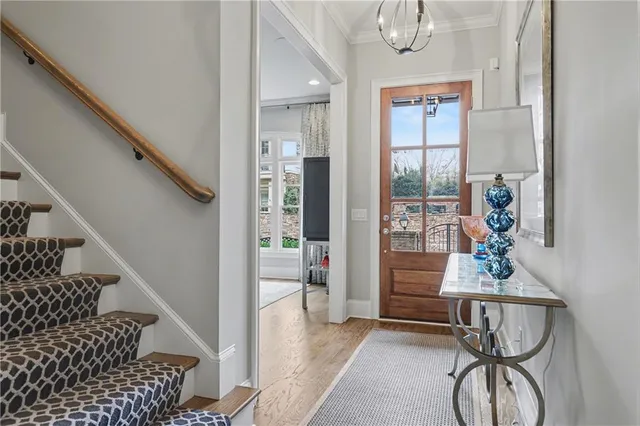 a view of entryway with livingroom