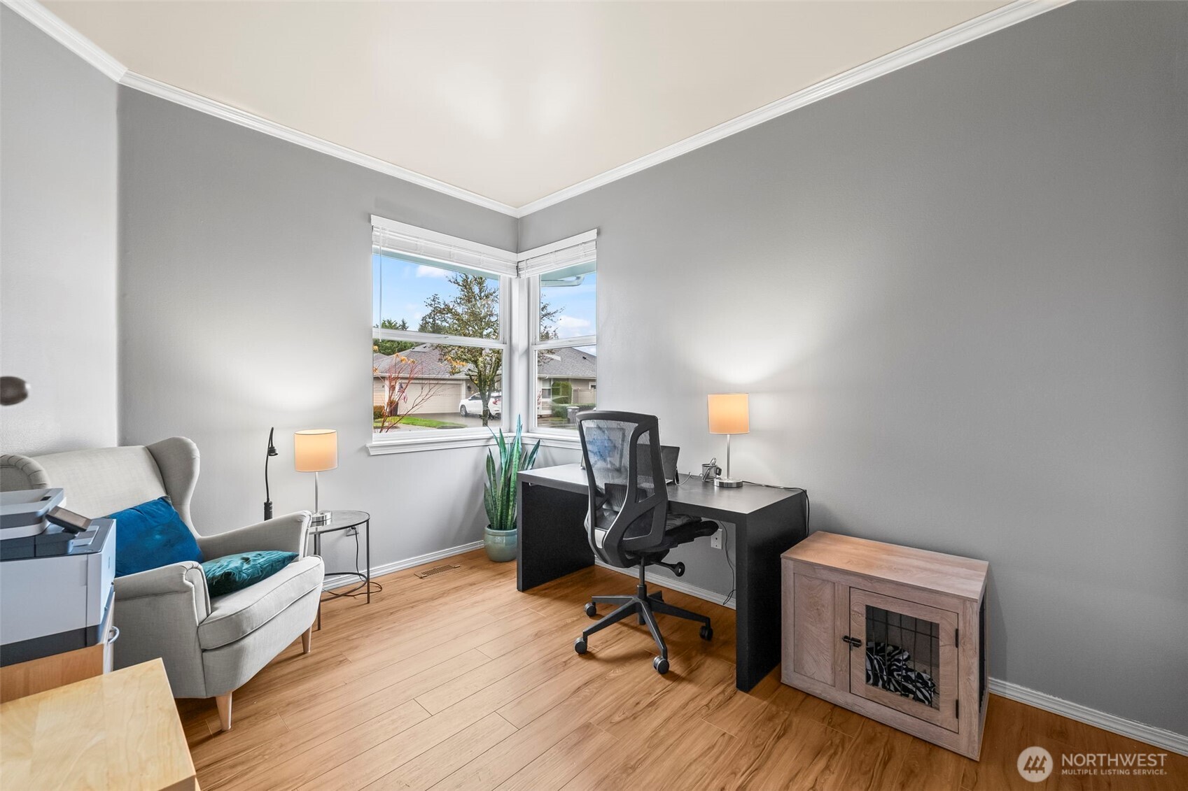 1113 Garden Circle Fircrest, WA 98466 - Photo 24 of 29 a workspace with furniture hardwood and a workspace