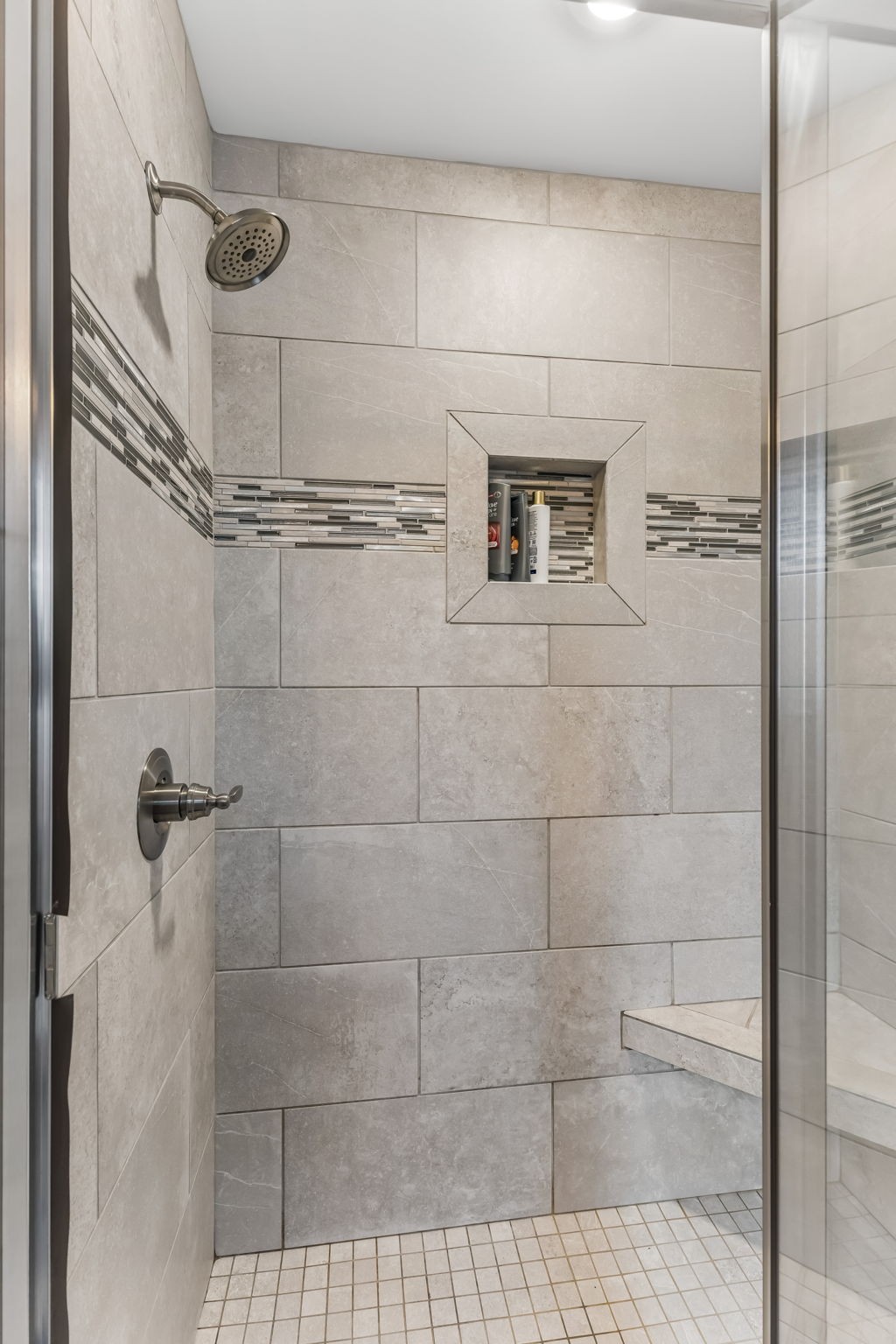 343 Wildcat Run Gallatin, TN 37066 - Photo 14 of 29 a bathroom with a shower