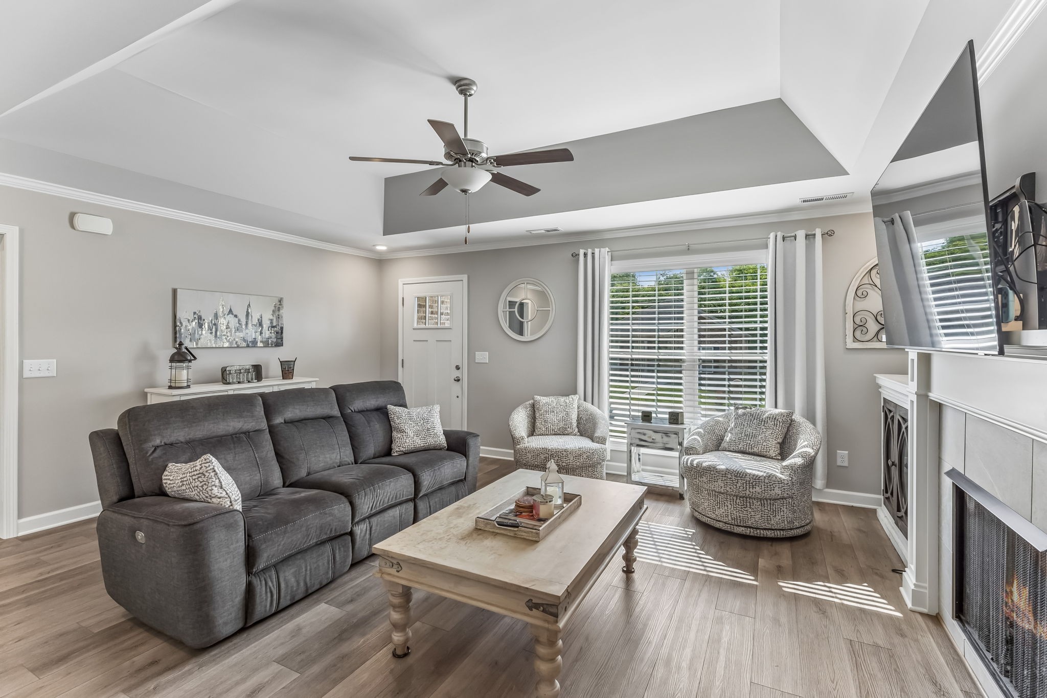 343 Wildcat Run Gallatin, TN 37066 - Photo 5 of 29 a living room with furniture and a fireplace