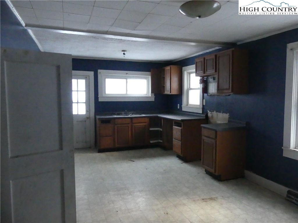 1306 Laurel Branch Road Vilas, NC 28692 - Photo 16 of 27 Gallery Image 16