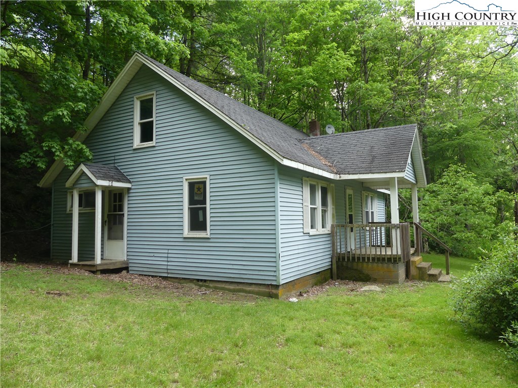 1306 Laurel Branch Road Vilas, NC 28692 - Photo 4 of 27 Gallery Image 4