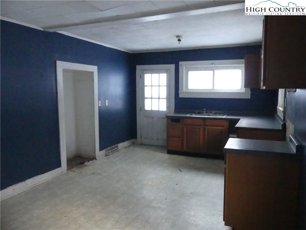 1306 Laurel Branch Road Vilas, NC 28692 - Photo 6 of 27 Gallery Image 6