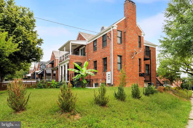 $2,600 | 36 Hawaii Avenue Northeast, Washington, DC 20011