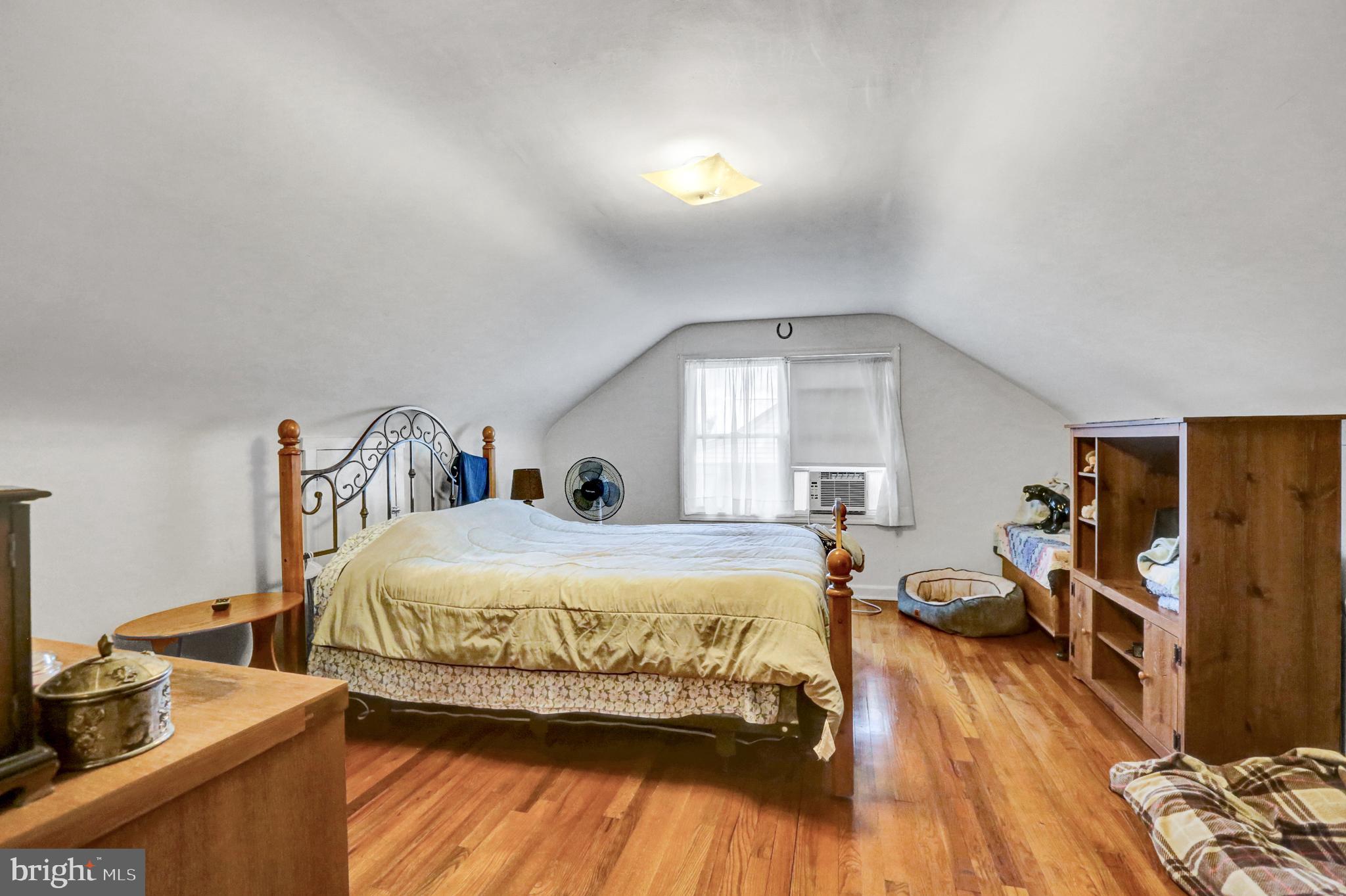 2573 Sheaffer Road Elizabethtown, PA 17022 - Photo 16 of 28 3rd bedroom