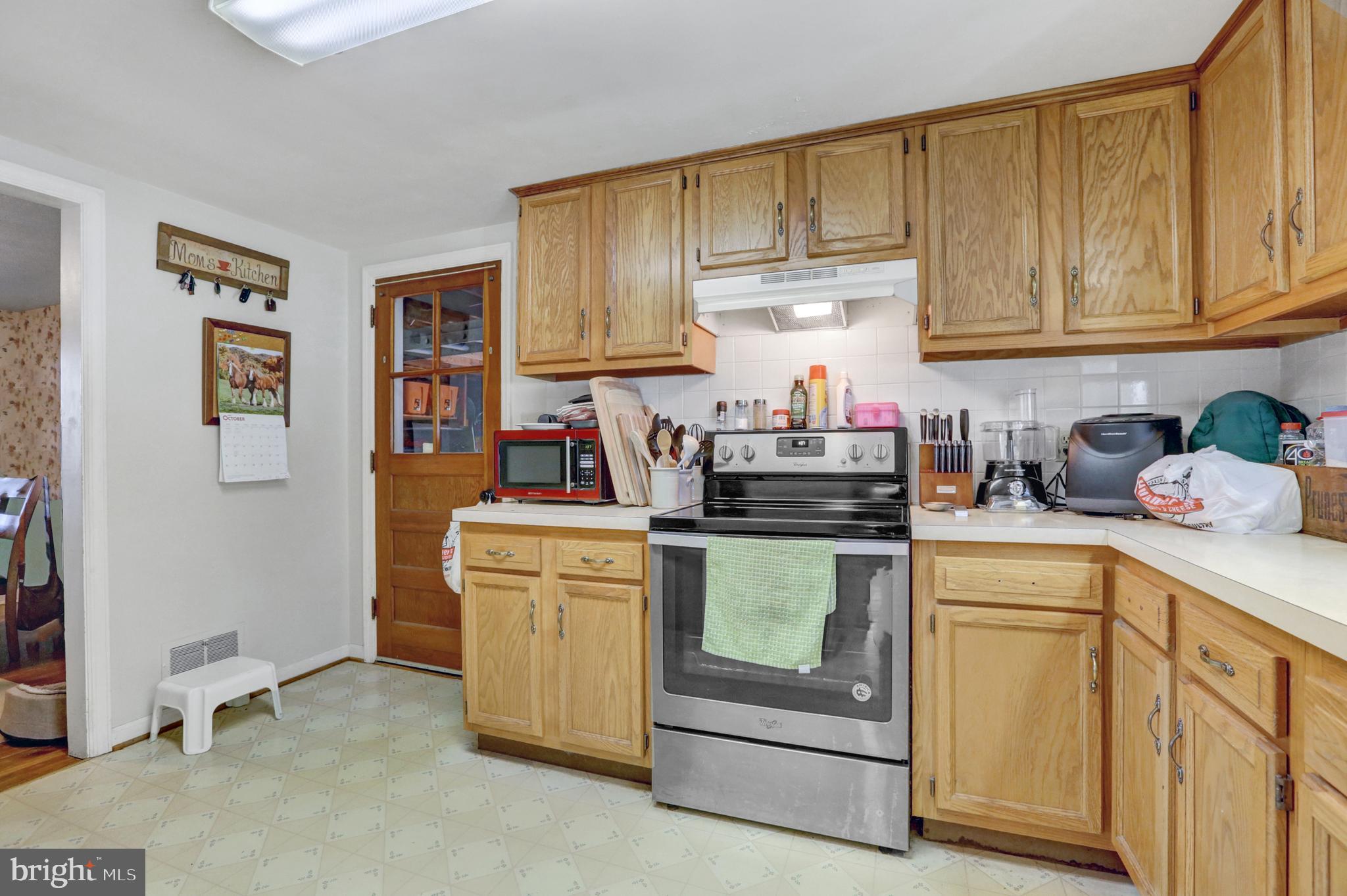 2573 Sheaffer Road Elizabethtown, PA 17022 - Photo 3 of 28