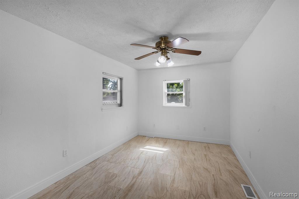347 Amherst Street Inkster, MI 48141 - Photo 24 of 38