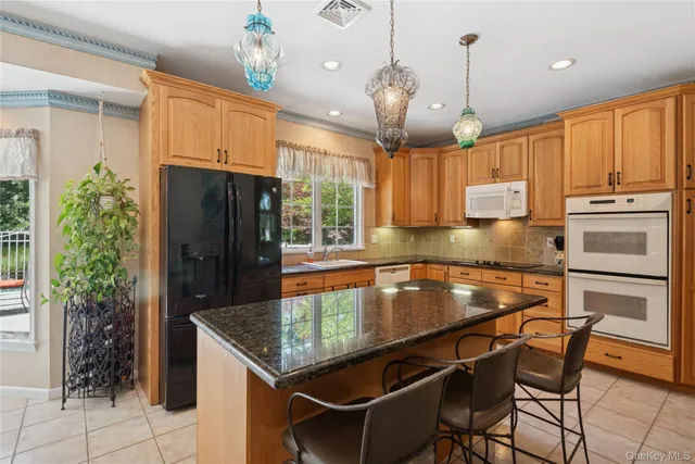 $1,899,999 | 7 Orient Avenue, Northport, NY 11768