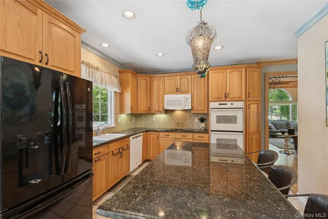 $1,899,999 | 7 Orient Avenue, Northport, NY 11768