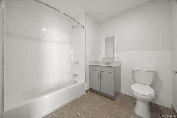 $2,400 | 56 Prospect Street, Unit 216, Yonkers, NY 10701