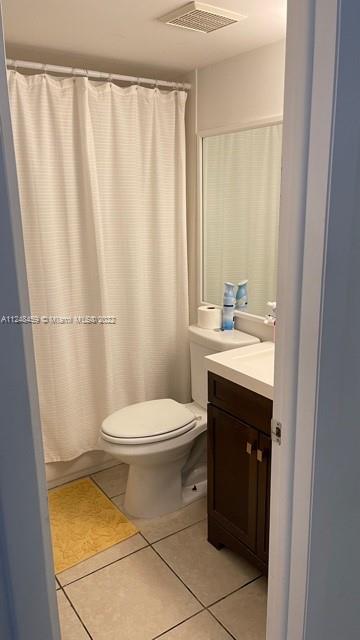 219 Riviera Circle, Unit 219 Weston, FL 33326 - Photo 17 of 22 a bathroom with a sink and a toilet