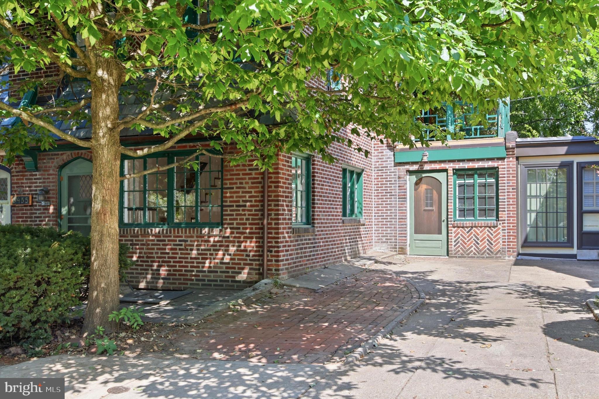 3433 West Penn Street Philadelphia, PA 19129 - Photo 2 of 31 Driveway