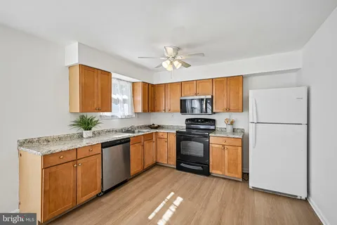 $325,000 | 122 Walker Avenue, West Berlin, NJ 08091