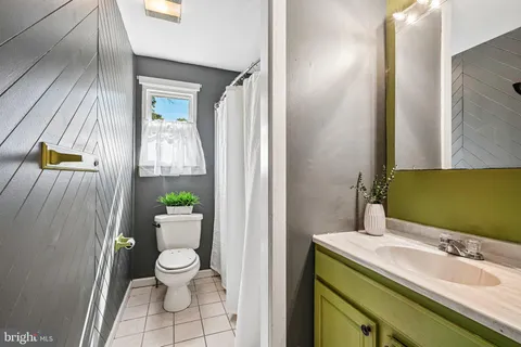 $325,000 | 122 Walker Avenue, West Berlin, NJ 08091