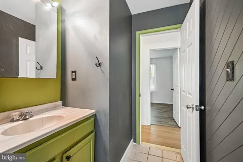 $325,000 | 122 Walker Avenue, West Berlin, NJ 08091