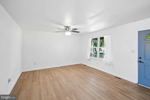 $325,000 | 122 Walker Avenue, West Berlin, NJ 08091