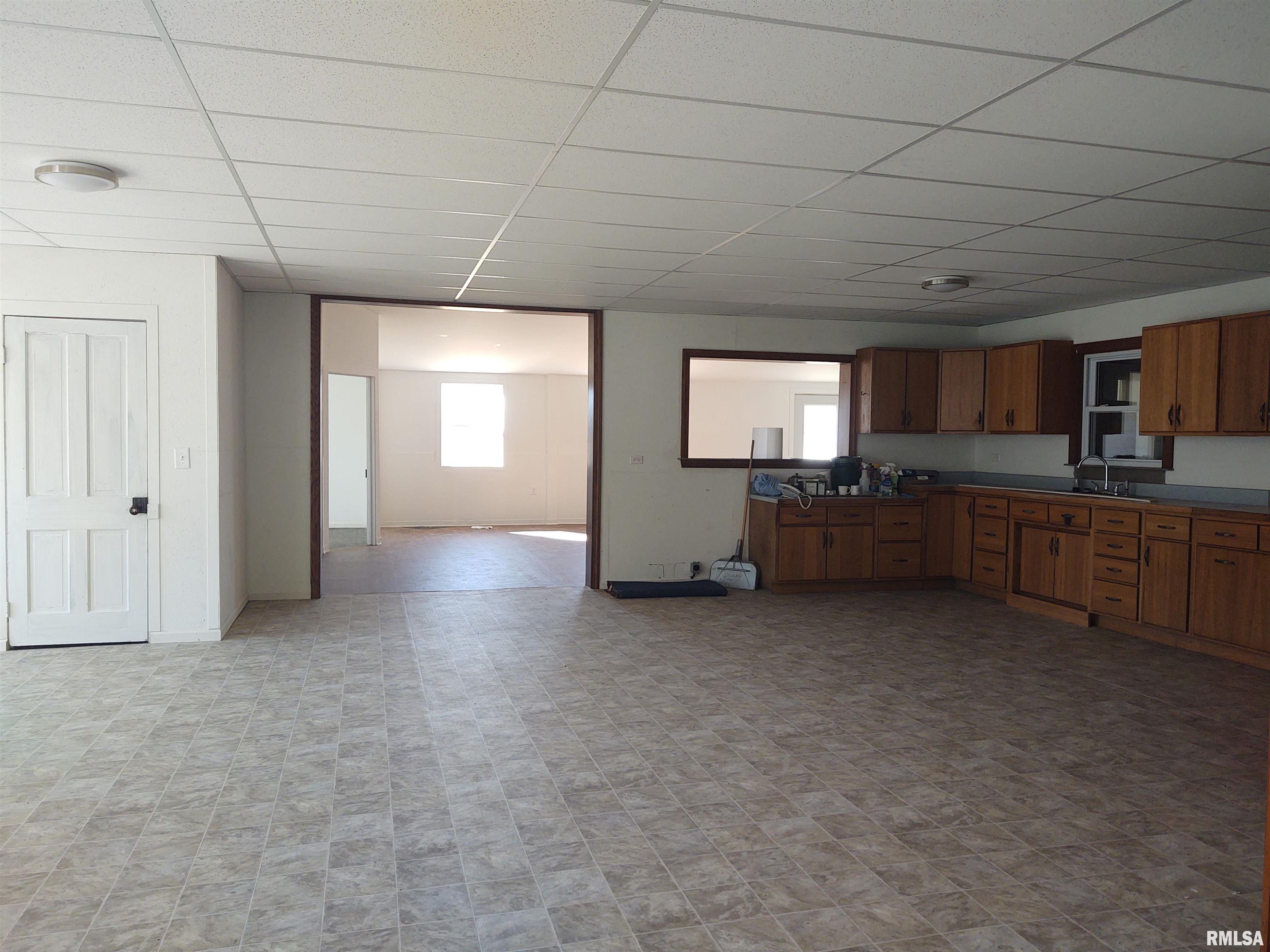 425 Pioneer Lane Vienna, IL 62995 - Photo 12 of 52