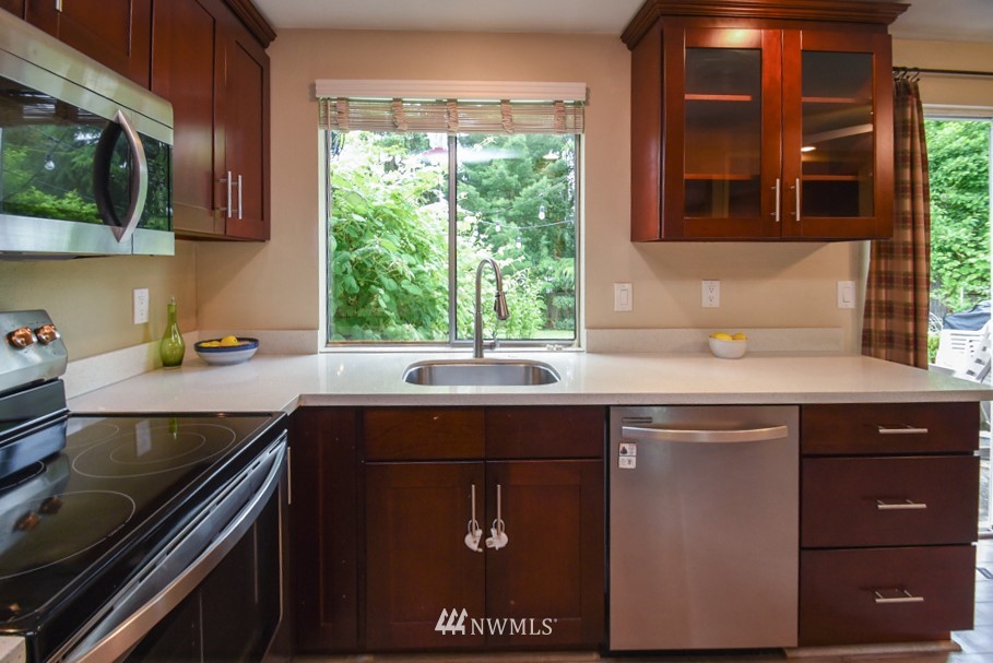 218 216th Street Southwest Bothell, WA 98021 - Photo 13 of 28
