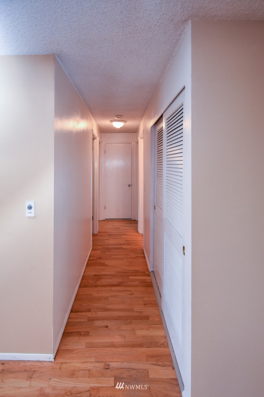 218 216th Street Southwest Bothell, WA 98021 - Photo 14 of 28