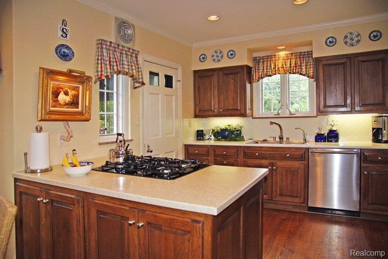 663 Pemberton Road Grosse Pointe, MI 48230 - Photo 18 of 24 Kitchen 2