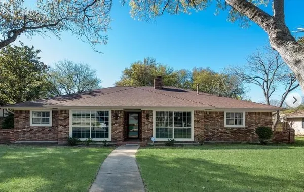 $2,800 | 1110 Redman Lane, Duncanville, TX 75137