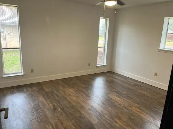 $2,800 | 1110 Redman Lane, Duncanville, TX 75137