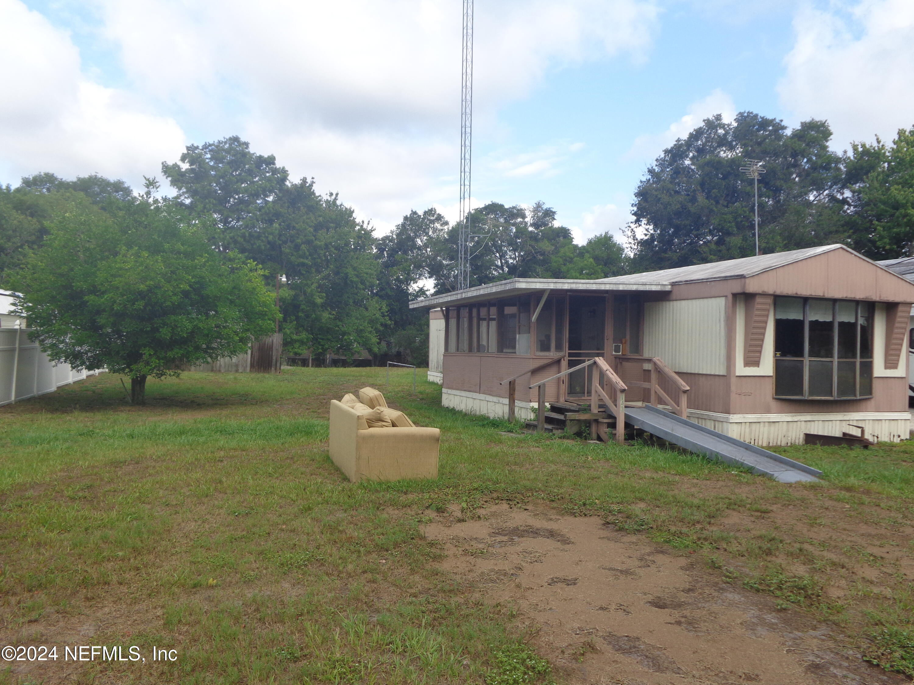 143 Sportsman Road Satsuma, FL 32189 - Photo 3 of 13 02