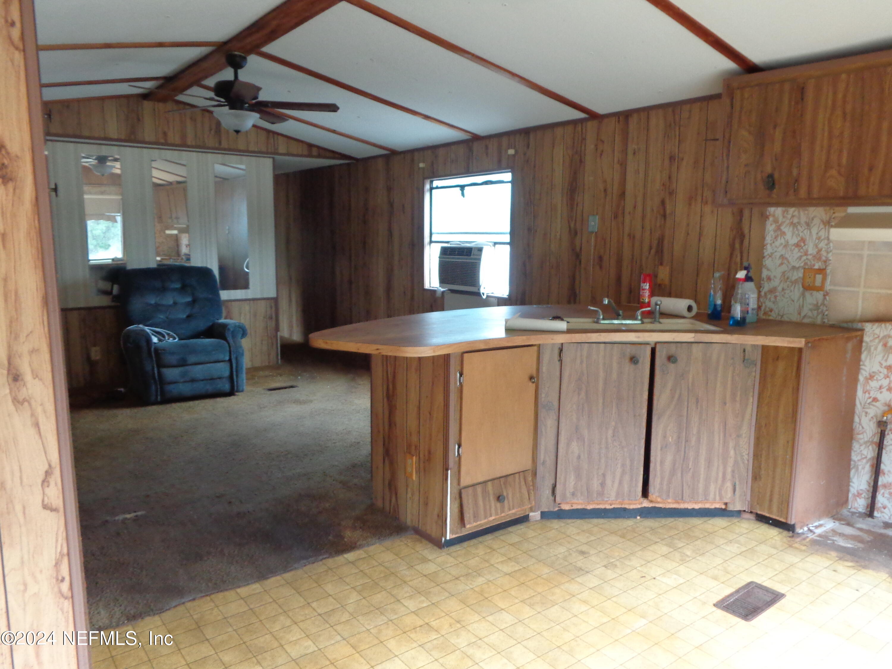 143 Sportsman Road Satsuma, FL 32189 - Photo 7 of 13 07