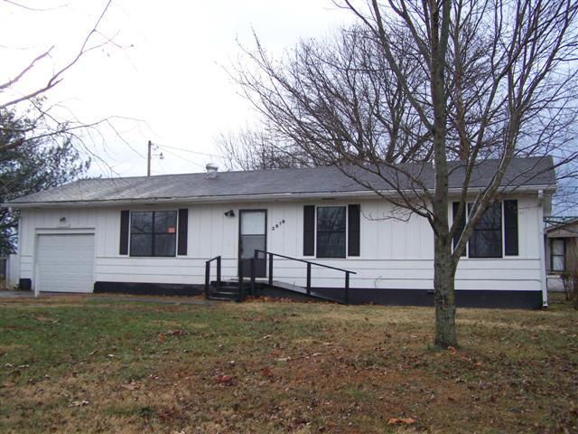 2619 South Main Street Springfield, TN 37172 - Photo 1 of 11 This 3 Bedroom 2 bath home has tremendouse potential. Awaiting the perfect buyer.... Cheaper than rent. This home with a little elbow grease could be perfect for a first time buyer or an investor. Close to area retail and daily conveniences.