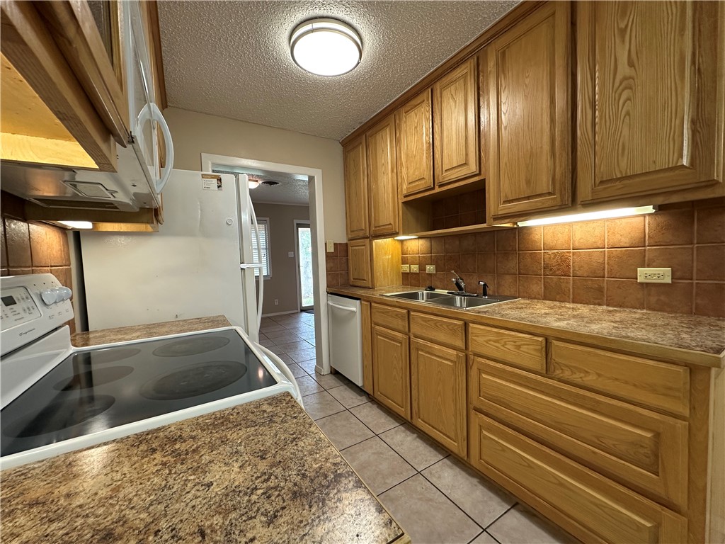 1237 Denver Street Portland, TX 78374 - Photo 6 of 19